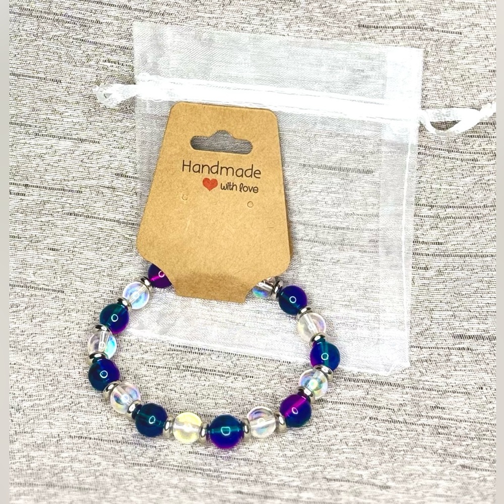 NWT - Handmade Purple & Blue Translucent Beaded Stretch Bracelet - Aprox 7”